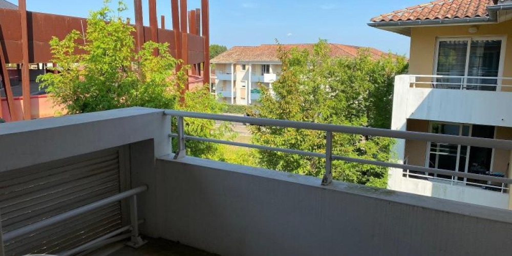 appartement à ST PIERRE DU MONT (40280)